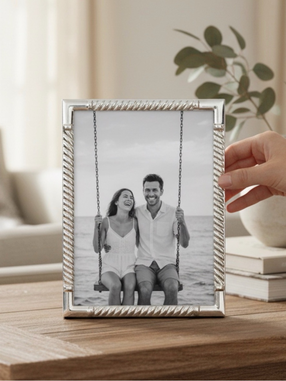 Huntington Gallery Silver Rope Border 5x7 Picture Frame Tabletop Vertical